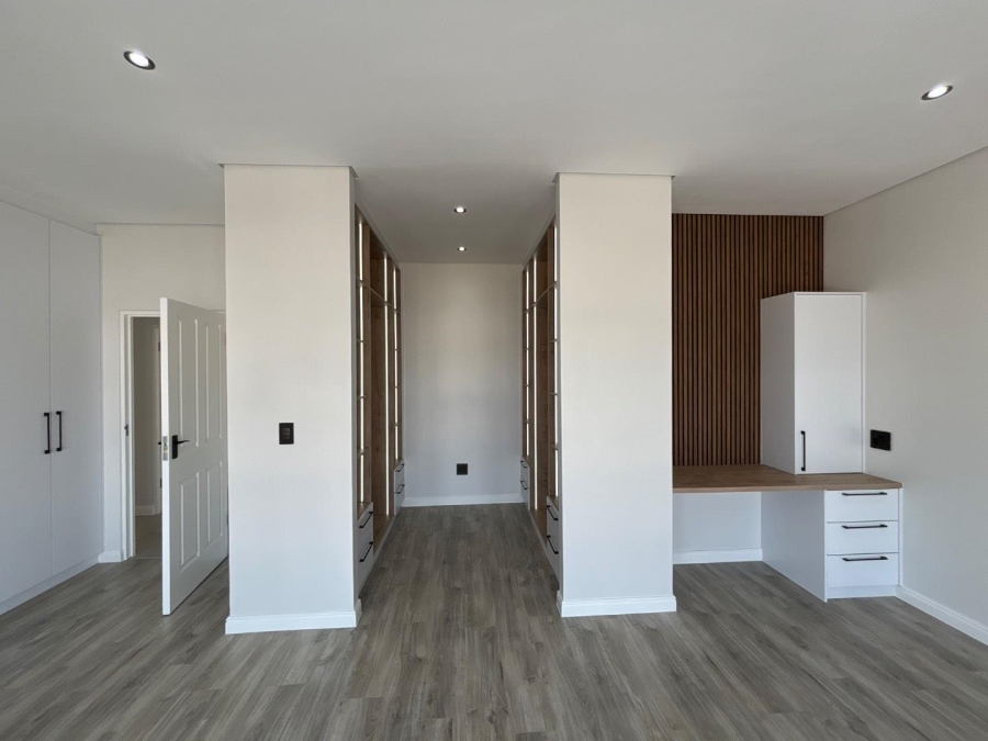 4 Bedroom Property for Sale in Sandown Western Cape